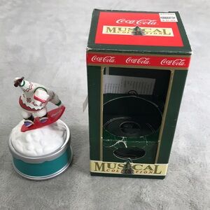 COCA - COLA MUSICAL COLLECTION SNOWBOARDING POLAR BEAR Vintage
